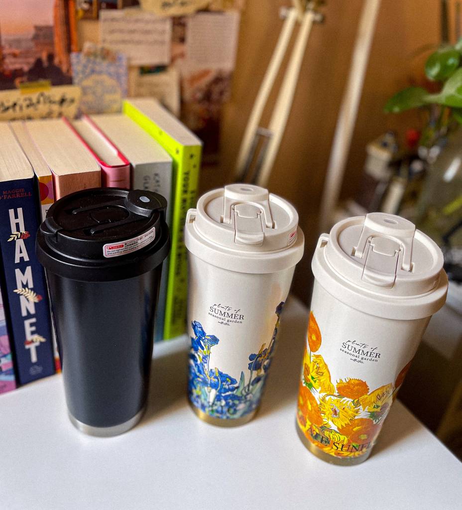 🪻🌻مطرة+كاسة حافظة للحرارة ٥٠٠ مل