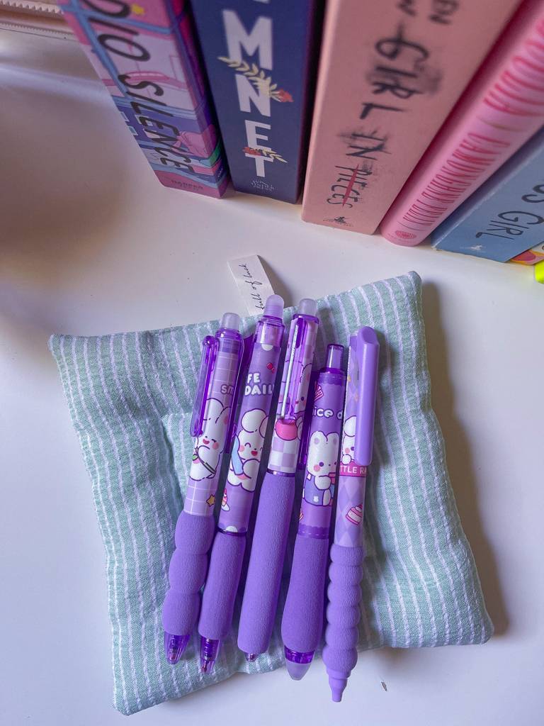 💜🐰​أقلام أرانب حبر أزرق مع ممحاة