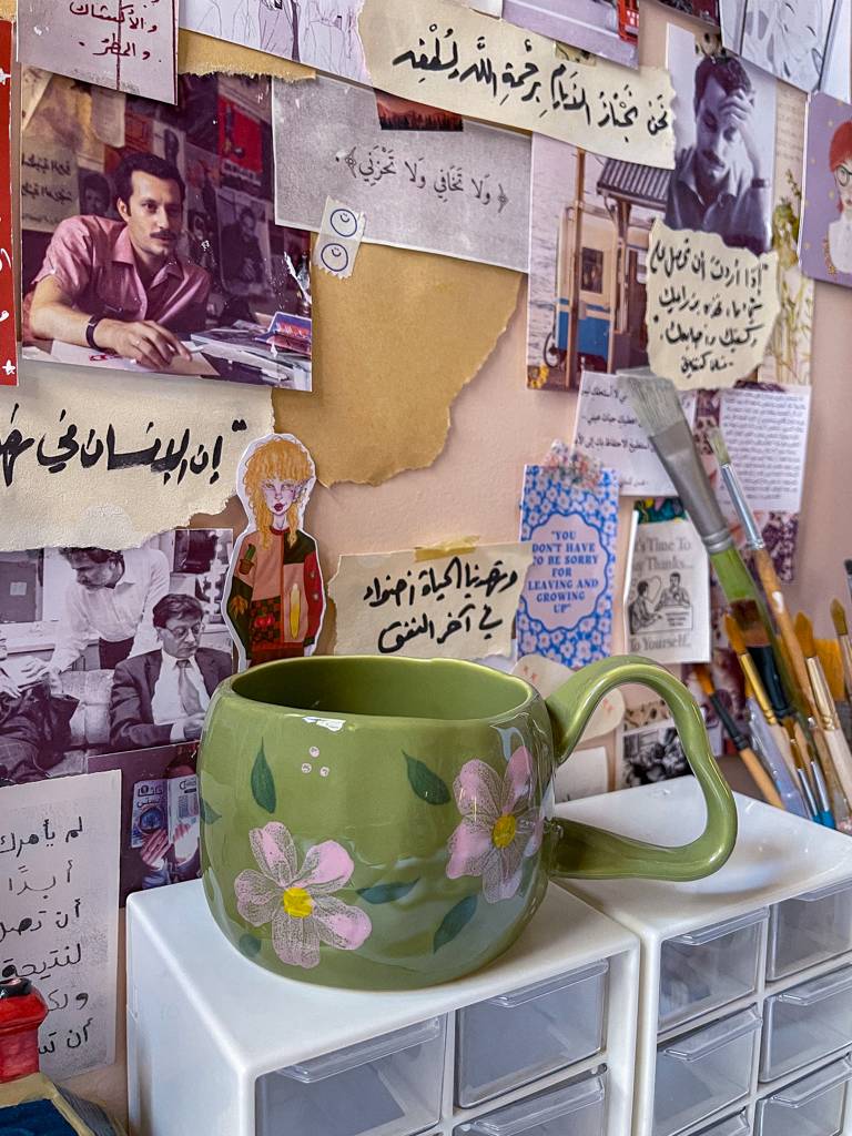 💖🌺كوب ورد هاندميد بتصميم غريب