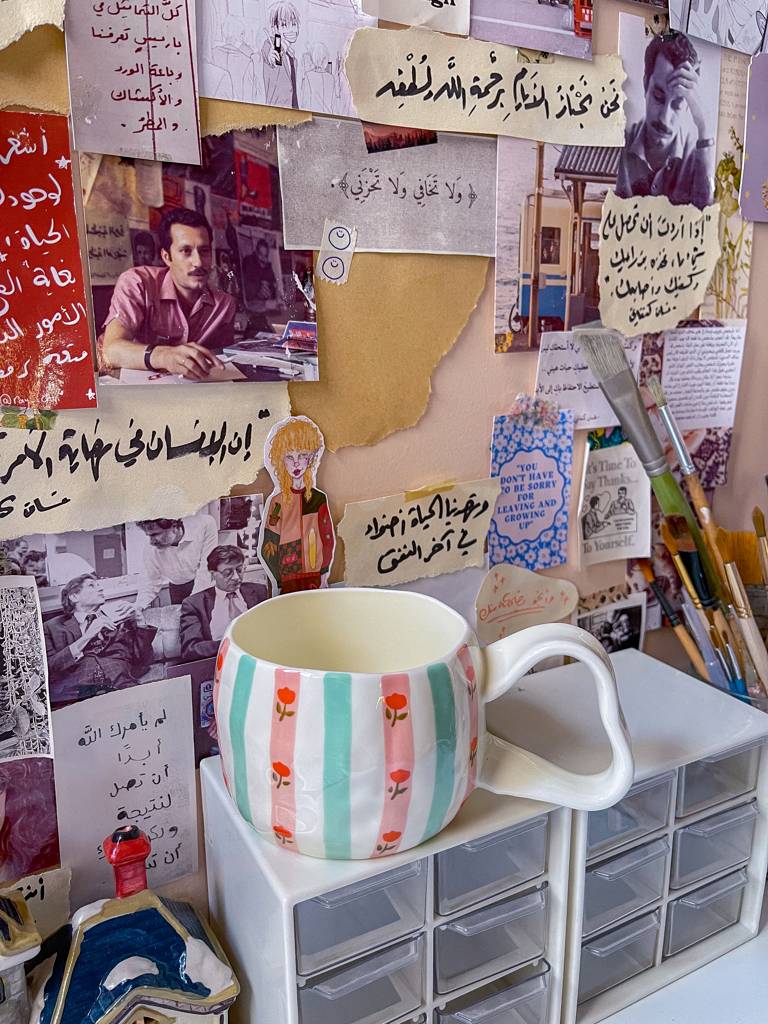 💖🌺كوب ورد هاندميد بتصميم غريب